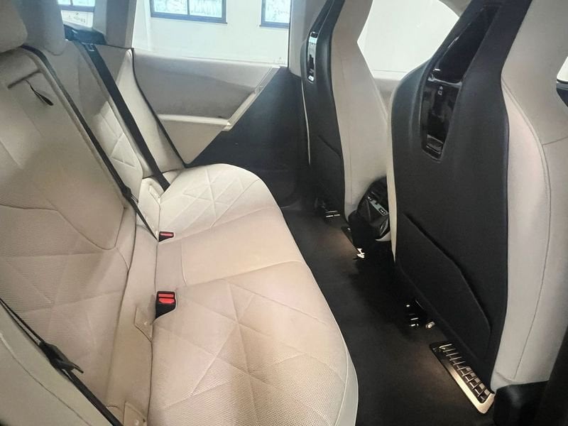 https://cdn-dk.caraffinity.it/dealer/datafiles/vehicle/images/800/1494/1h68oaPEDVejOtkE.jpeg