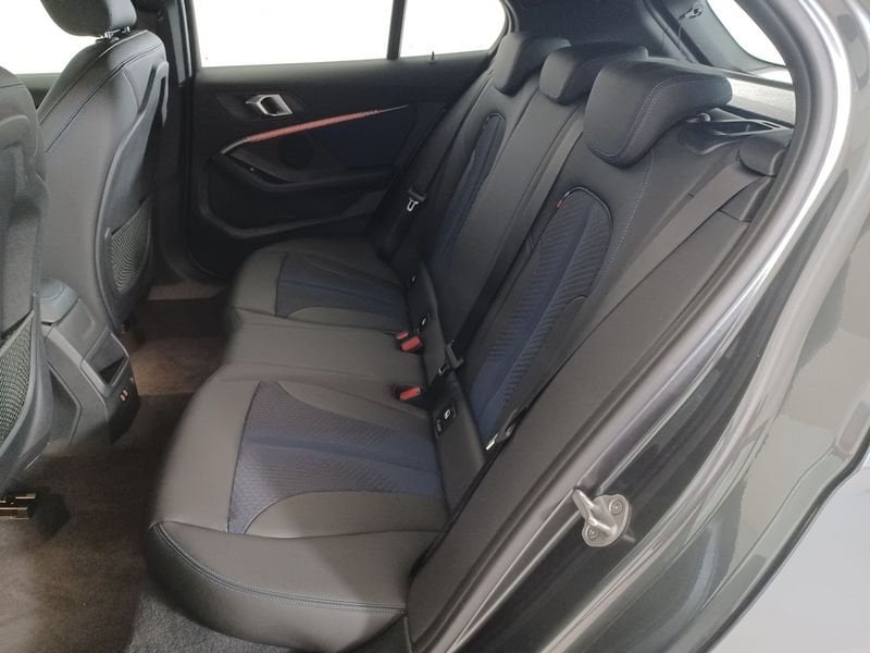 https://cdn-dk.caraffinity.it/dealer/datafiles/vehicle/images/800/1494/5fIzkH5pUXdlEF4K.jpg