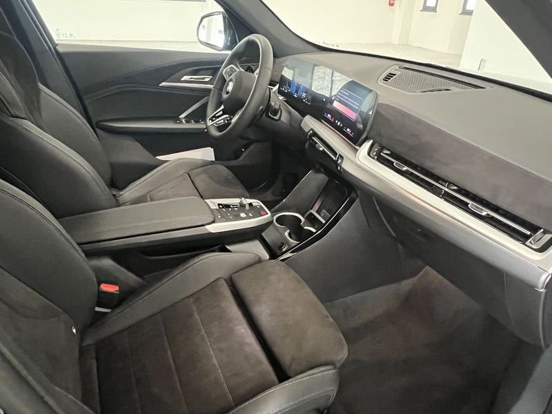 https://cdn-dk.caraffinity.it/dealer/datafiles/vehicle/images/800/1494/ITQsSxDC49f3exKb.jpeg