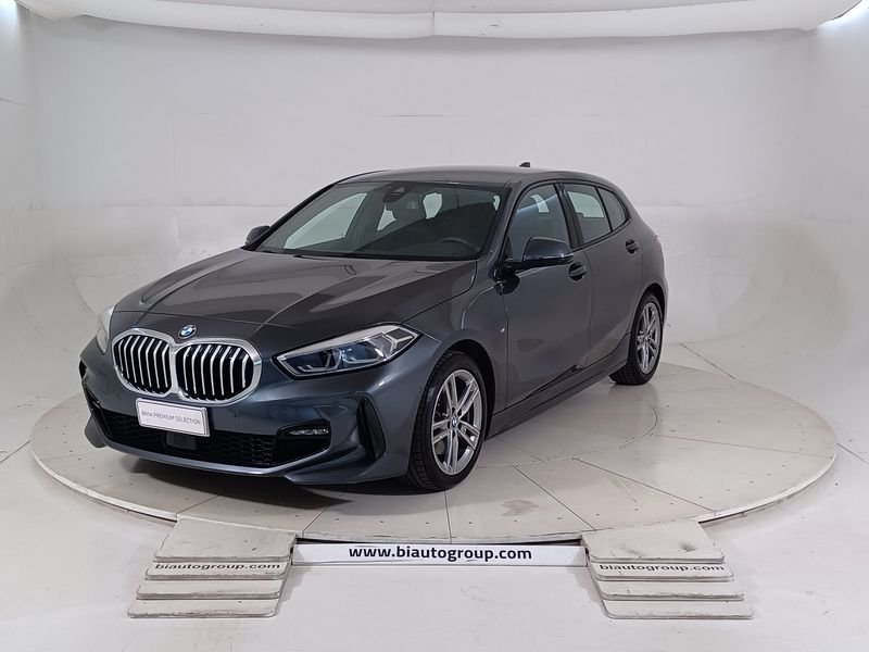 https://cdn-dk.caraffinity.it/dealer/datafiles/vehicle/images/800/1494/SRMeQlfz3i1bdCGB.jpg?format=jpeg