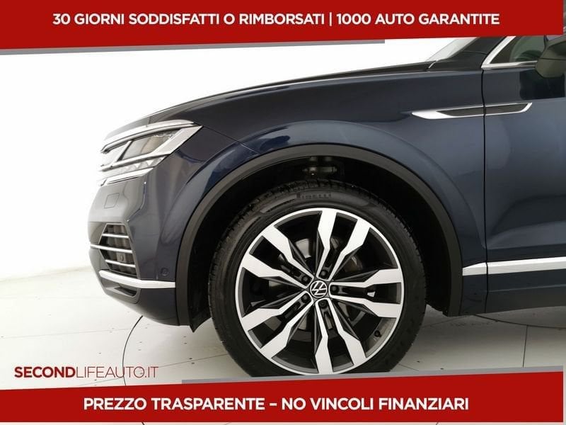 https://cdn-dk.caraffinity.it/dealer/datafiles/vehicle/images/800/32618/0YAQxlMCU0EDCC0G.jpeg