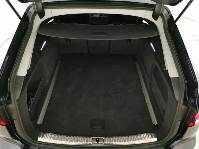 https://cdn-dk.caraffinity.it/dealer/datafiles/vehicle/images/800/32618/B9dbtya3hBr63qif.jpeg