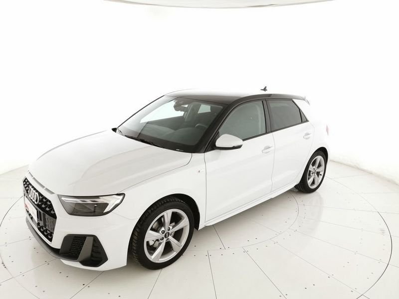 https://cdn-dk.caraffinity.it/dealer/datafiles/vehicle/images/800/32618/CBEL27THwJSbLhCG.jpeg?format=jpeg