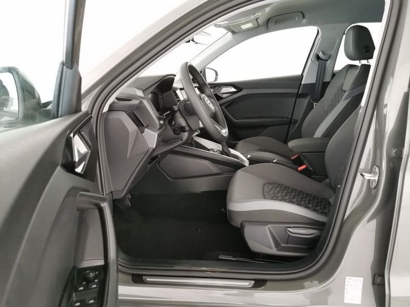 https://cdn-dk.caraffinity.it/dealer/datafiles/vehicle/images/800/32618/E3L1YjF4WYB7kFhU.jpeg