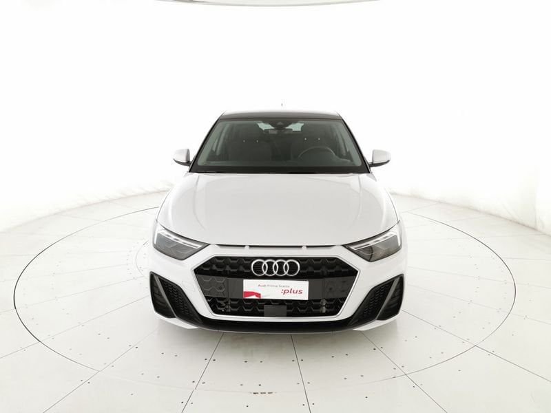 https://cdn-dk.caraffinity.it/dealer/datafiles/vehicle/images/800/32618/FcmQBeYfS86rC6Zg.jpeg