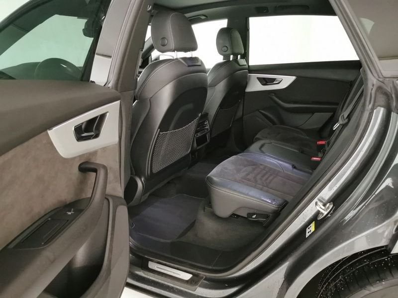 https://cdn-dk.caraffinity.it/dealer/datafiles/vehicle/images/800/32618/JyFbk8iHw79LwHgD.jpeg