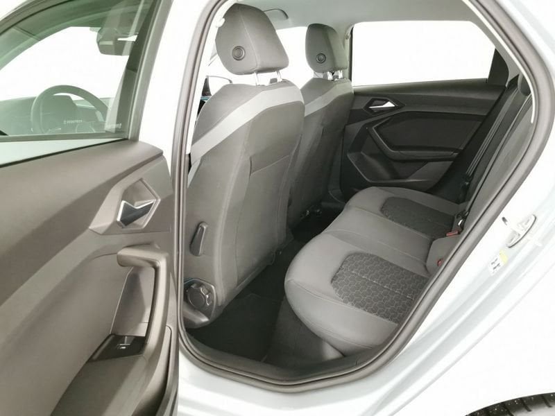 https://cdn-dk.caraffinity.it/dealer/datafiles/vehicle/images/800/32618/KROormOcMMtoL91F.jpeg