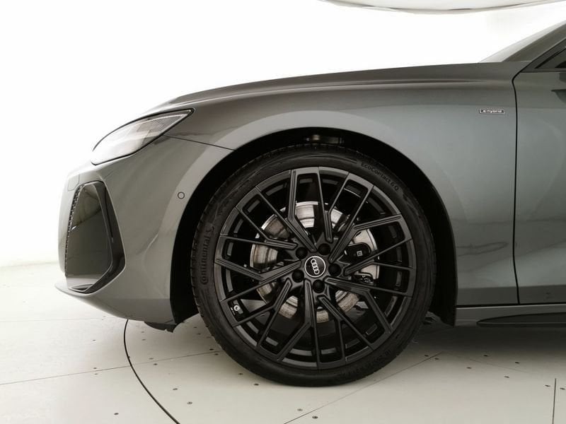 https://cdn-dk.caraffinity.it/dealer/datafiles/vehicle/images/800/32618/MVt3VaM8k365PnKm.jpeg