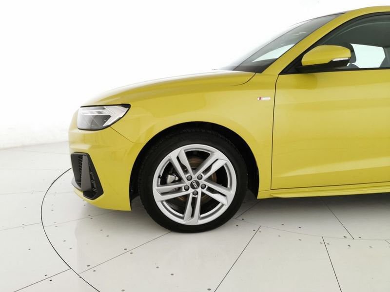 https://cdn-dk.caraffinity.it/dealer/datafiles/vehicle/images/800/32618/P9QXgCrfe29cEXQt.jpeg