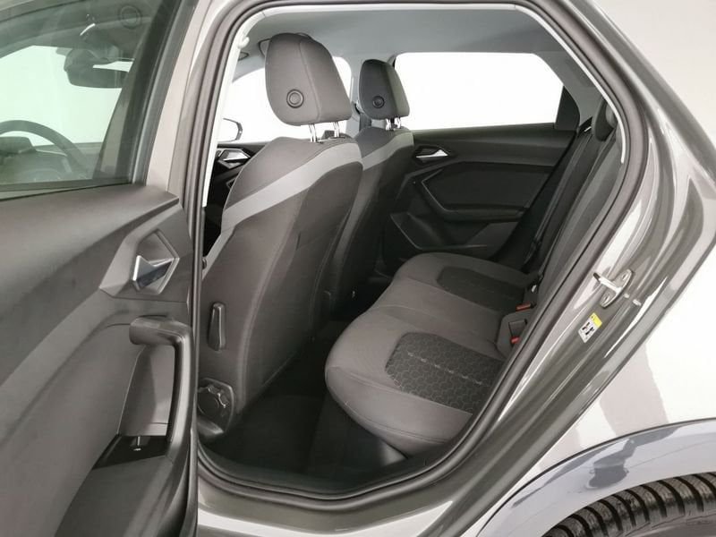 https://cdn-dk.caraffinity.it/dealer/datafiles/vehicle/images/800/32618/SipKObMMFHkZSuNU.jpeg