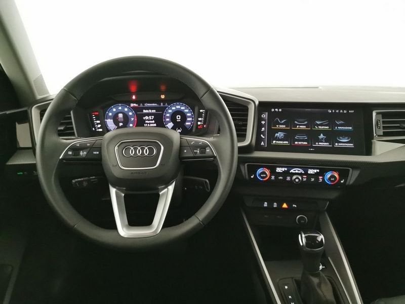 https://cdn-dk.caraffinity.it/dealer/datafiles/vehicle/images/800/32618/c0Yj19xbcbtE4vNh.jpeg