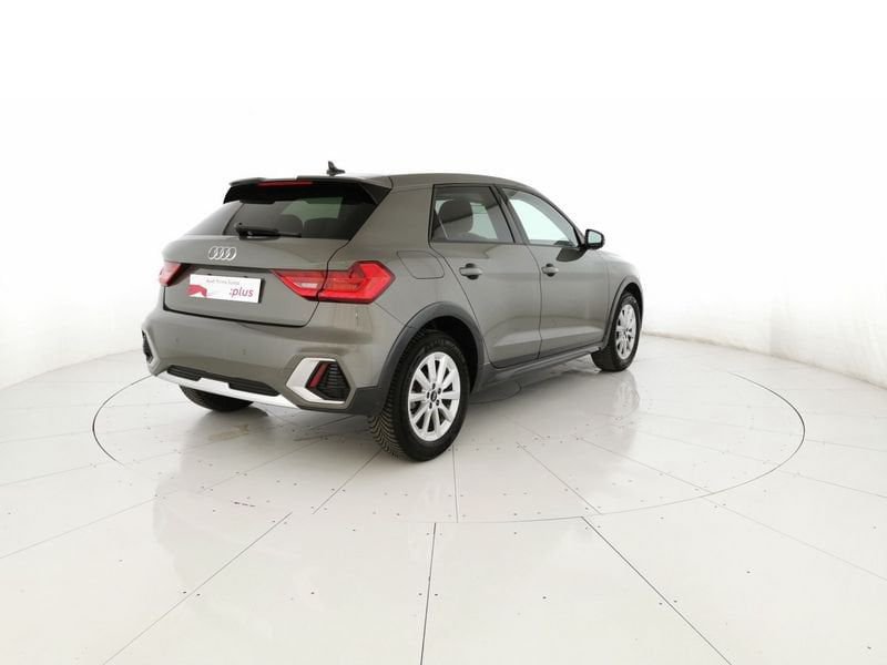 https://cdn-dk.caraffinity.it/dealer/datafiles/vehicle/images/800/32618/dd8pUNkkRYhbNlY7.jpeg