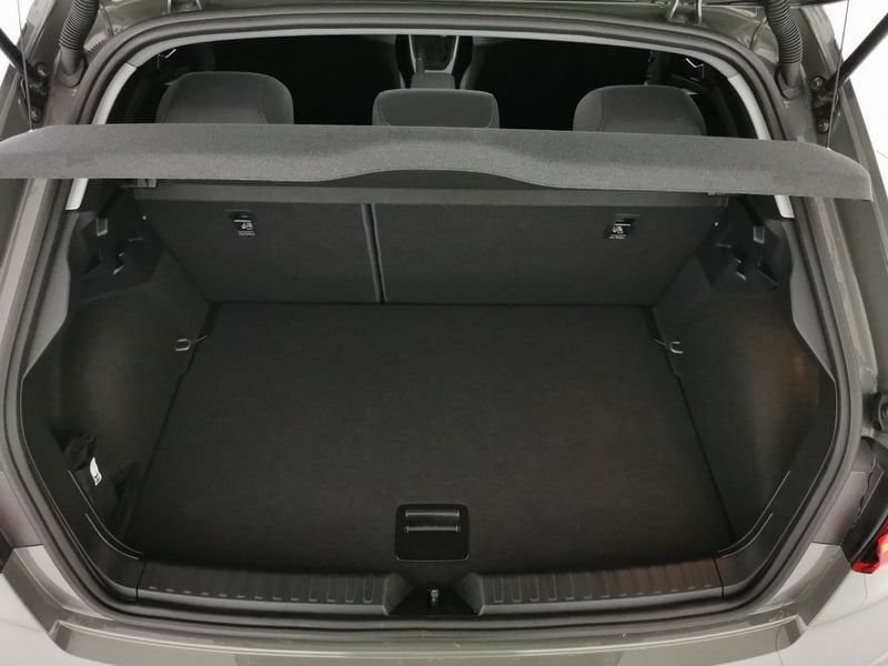 https://cdn-dk.caraffinity.it/dealer/datafiles/vehicle/images/800/32618/eokqkttlCuf6H8Ep.jpeg