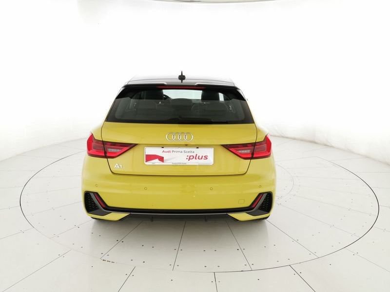https://cdn-dk.caraffinity.it/dealer/datafiles/vehicle/images/800/32618/mwfNSyF6DVlrWtgR.jpeg