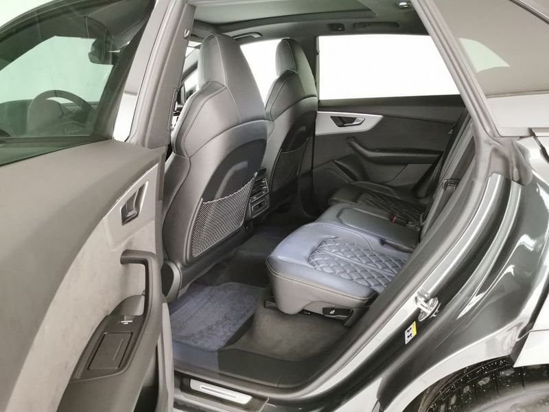 https://cdn-dk.caraffinity.it/dealer/datafiles/vehicle/images/800/32618/ro97DhAInIwEaam8.jpeg
