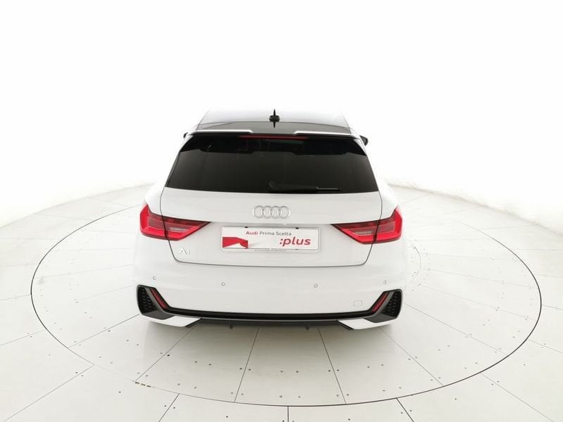 https://cdn-dk.caraffinity.it/dealer/datafiles/vehicle/images/800/32618/rsx2CawhaktjP0LD.jpeg
