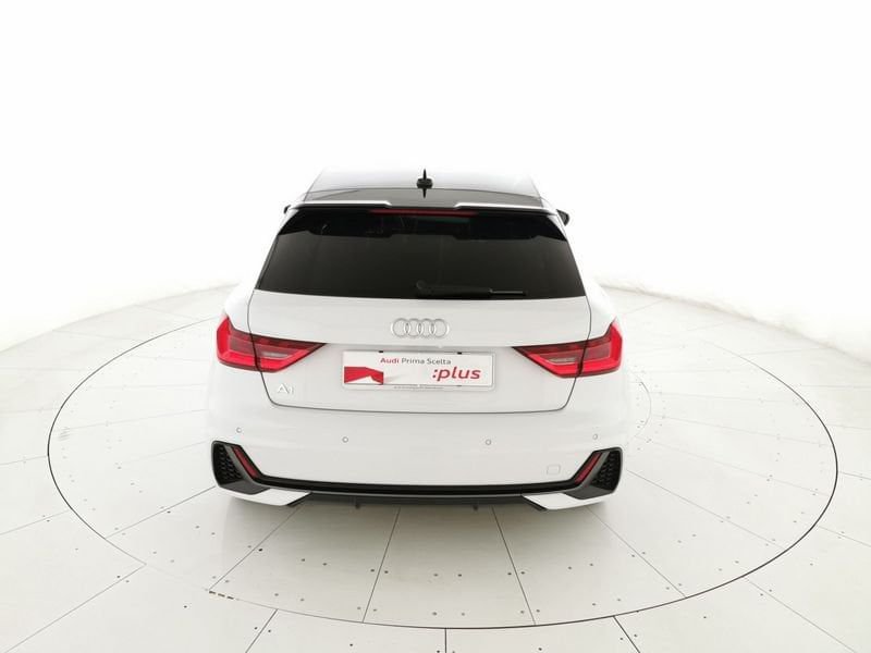 https://cdn-dk.caraffinity.it/dealer/datafiles/vehicle/images/800/32618/tE4lrGBJdNxkB4vy.jpeg