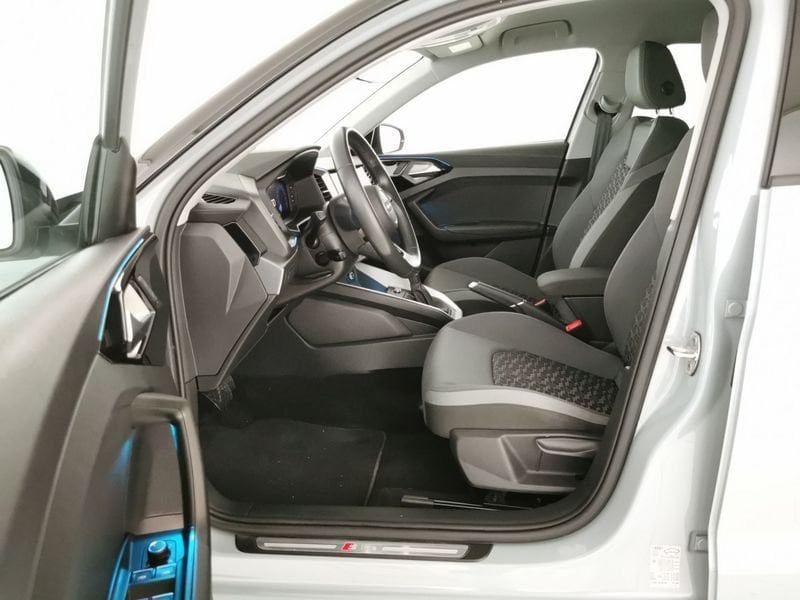 https://cdn-dk.caraffinity.it/dealer/datafiles/vehicle/images/800/32618/y03beoxayXIFcvSX.jpeg