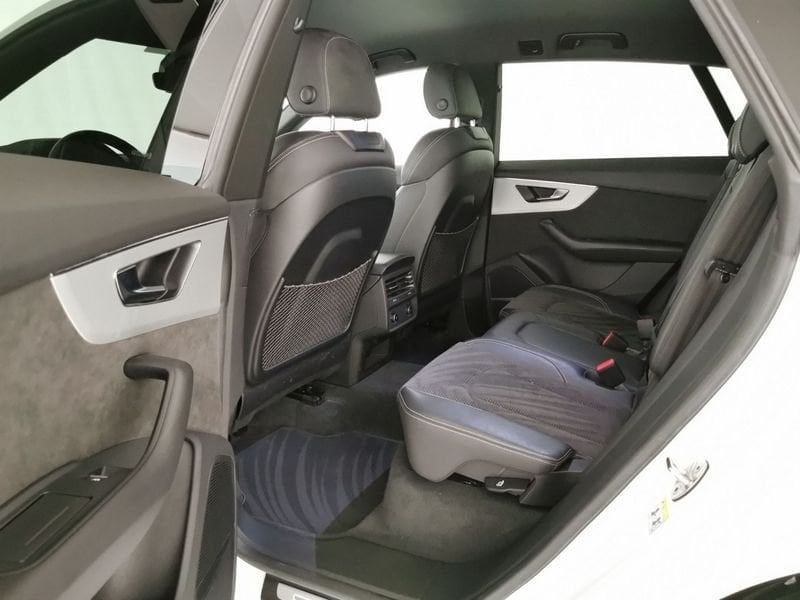 https://cdn-dk.caraffinity.it/dealer/datafiles/vehicle/images/800/32618/zA2sp5oFQkWNC9Av.jpeg