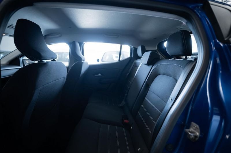 https://cdn-dk.caraffinity.it/dealer/datafiles/vehicle/images/800/32881/0N43kIQFejyIue3z.jpg