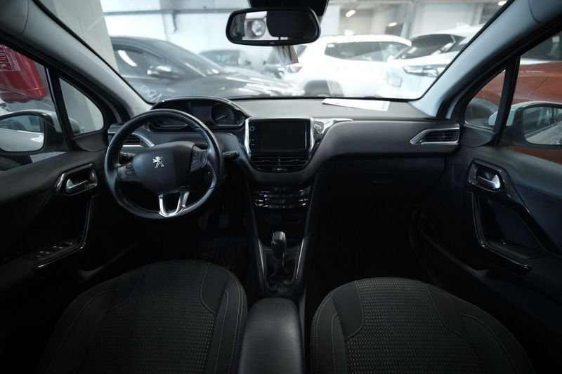 https://cdn-dk.caraffinity.it/dealer/datafiles/vehicle/images/800/32881/0W2Ki6wENwKGsELu.JPG