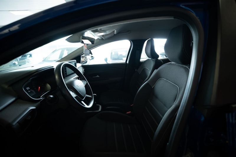 https://cdn-dk.caraffinity.it/dealer/datafiles/vehicle/images/800/32881/0pF1FKVmIYTAomBf.jpg