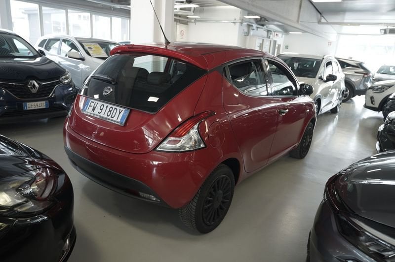 https://cdn-dk.caraffinity.it/dealer/datafiles/vehicle/images/800/32881/0qDbIZahaZ0htR6g.JPG