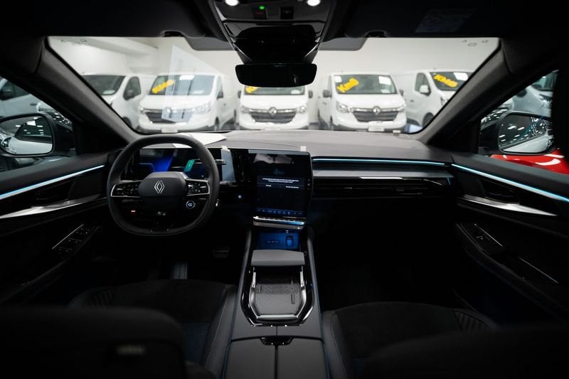 https://cdn-dk.caraffinity.it/dealer/datafiles/vehicle/images/800/32881/2B7IFjCVzq57s9uT.jpg