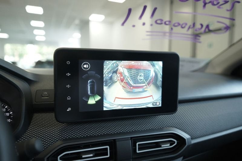 https://cdn-dk.caraffinity.it/dealer/datafiles/vehicle/images/800/32881/2NyLqNZcGK829K8O.JPG