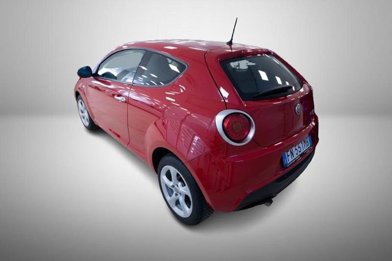 https://cdn-dk.caraffinity.it/dealer/datafiles/vehicle/images/800/32881/3TD0RRcnVht090eW.jpg