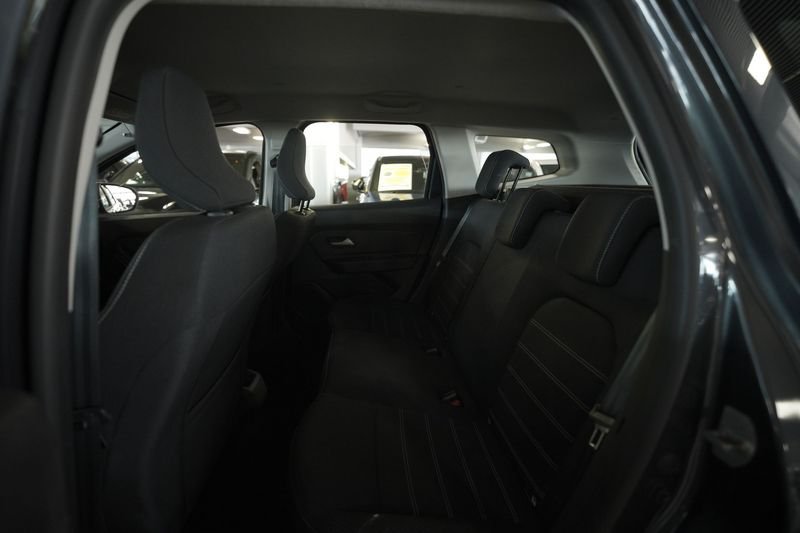 https://cdn-dk.caraffinity.it/dealer/datafiles/vehicle/images/800/32881/3lv6zaHdhFUljmig.JPG