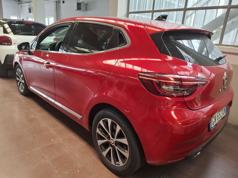 https://cdn-dk.caraffinity.it/dealer/datafiles/vehicle/images/800/32881/4lUNsrjRC6kIM5x6.jpg
