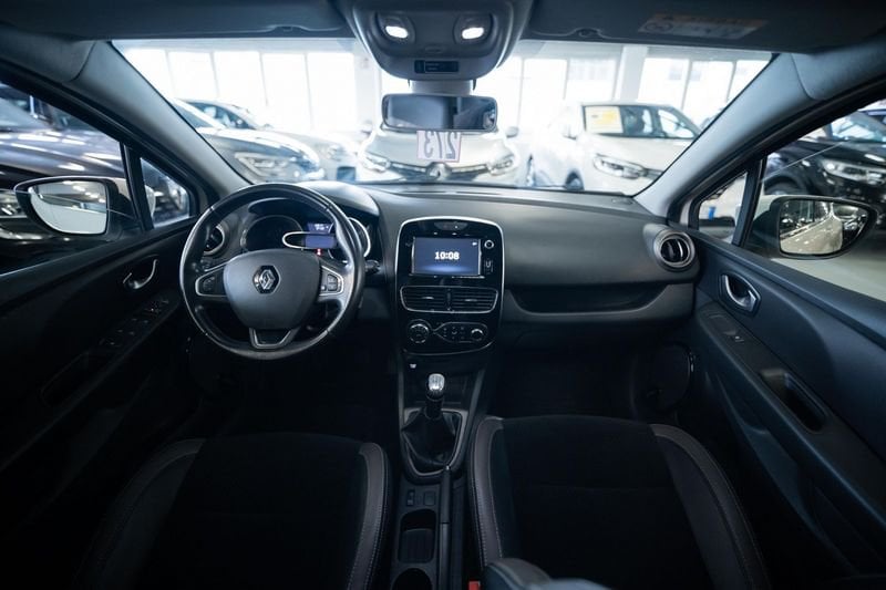 https://cdn-dk.caraffinity.it/dealer/datafiles/vehicle/images/800/32881/5NSK0j8jrGa7Tth1.jpg