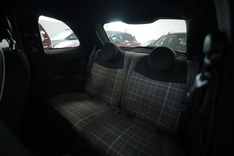 https://cdn-dk.caraffinity.it/dealer/datafiles/vehicle/images/800/32881/5vSU5IygzcJGltmD.JPG
