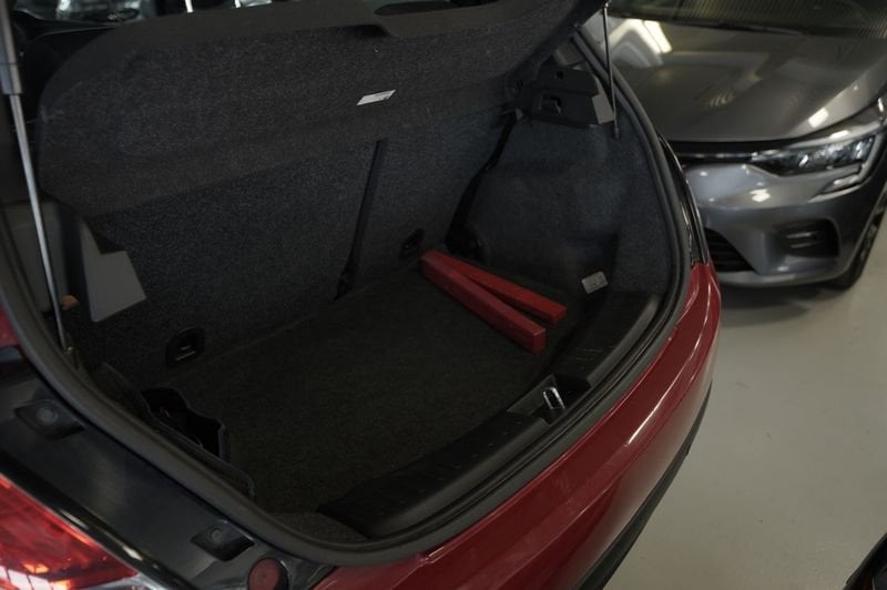 https://cdn-dk.caraffinity.it/dealer/datafiles/vehicle/images/800/32881/8BF0Ln3rlEx523VE.JPG