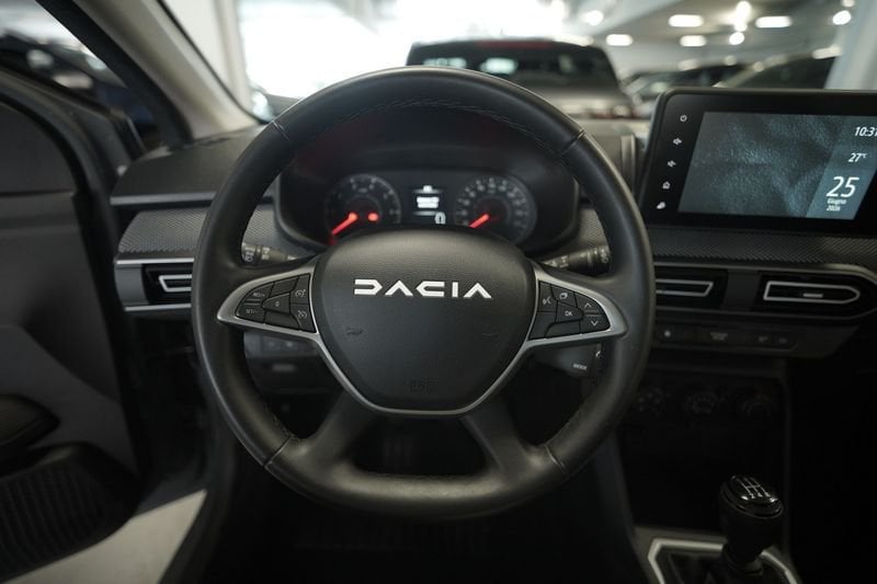 https://cdn-dk.caraffinity.it/dealer/datafiles/vehicle/images/800/32881/99MUv6Ry5AERfvoc.JPG