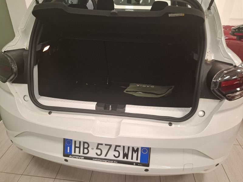 https://cdn-dk.caraffinity.it/dealer/datafiles/vehicle/images/800/32881/9dydQ0B5b6y2F91i.jpg