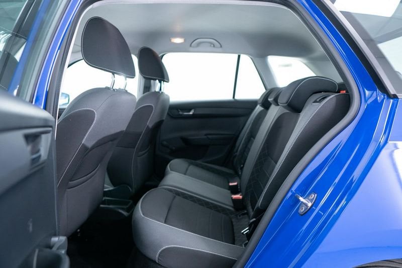 https://cdn-dk.caraffinity.it/dealer/datafiles/vehicle/images/800/32881/AOpS9FZVsJVxKkpl.jpg