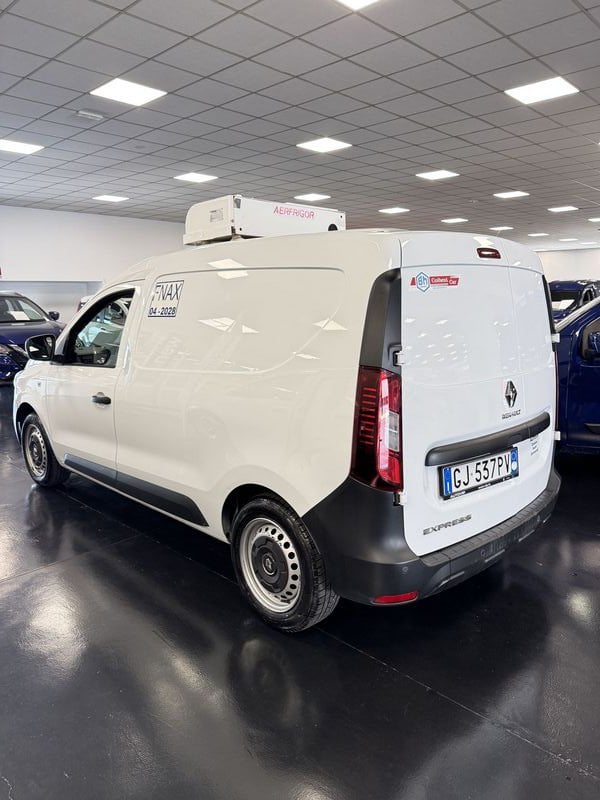 https://cdn-dk.caraffinity.it/dealer/datafiles/vehicle/images/800/32881/BTrZlIelhDfJYRhe.JPG
