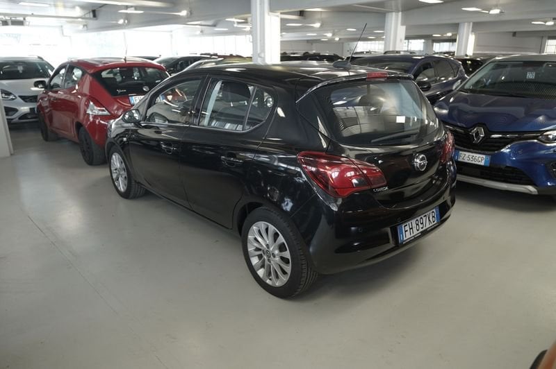 https://cdn-dk.caraffinity.it/dealer/datafiles/vehicle/images/800/32881/BzkBhPTjzjaCyTHk.JPG