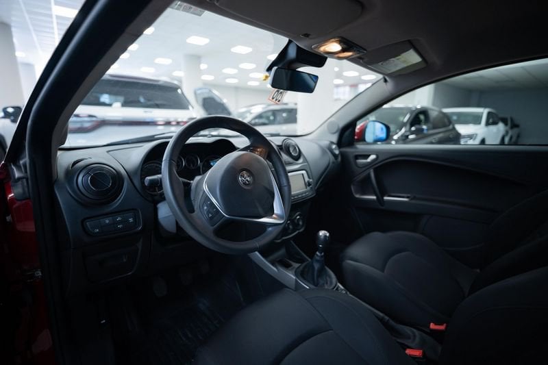 https://cdn-dk.caraffinity.it/dealer/datafiles/vehicle/images/800/32881/Ch6MJ2NFDADTAoZO.jpg