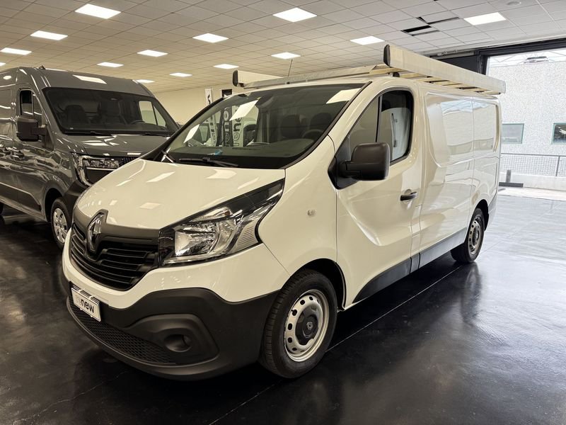 https://cdn-dk.caraffinity.it/dealer/datafiles/vehicle/images/800/32881/CkmEM6tEIjk7ujgU.JPG?format=jpeg