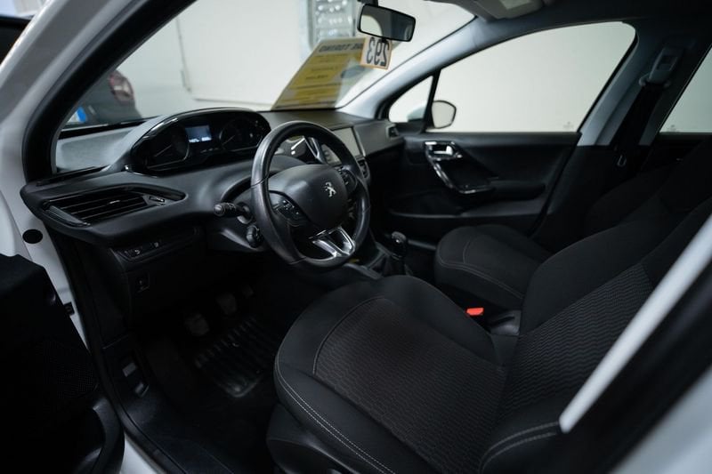 https://cdn-dk.caraffinity.it/dealer/datafiles/vehicle/images/800/32881/DyzzebKxnc5IC9ac.jpg
