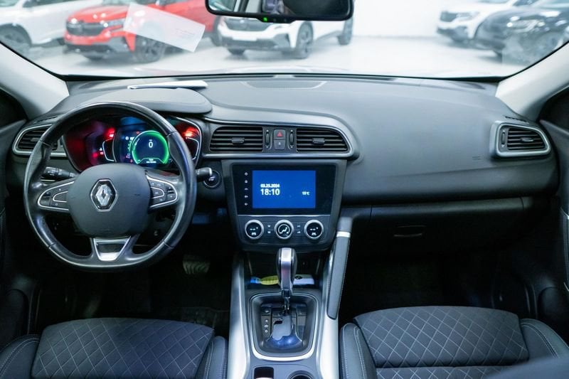 https://cdn-dk.caraffinity.it/dealer/datafiles/vehicle/images/800/32881/EP2z1ryEYiAhxokX.jpg