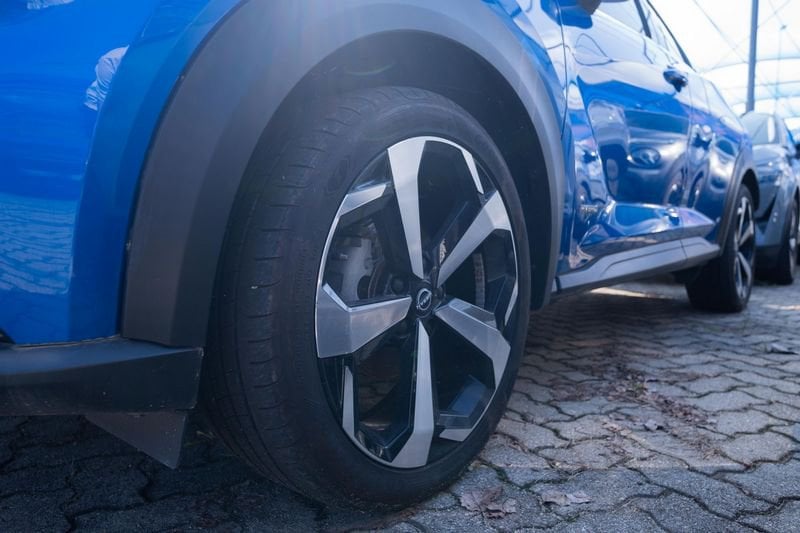 https://cdn-dk.caraffinity.it/dealer/datafiles/vehicle/images/800/32881/FNVYq4X8IEA7DCkL.jpg