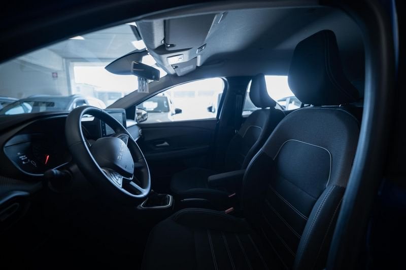https://cdn-dk.caraffinity.it/dealer/datafiles/vehicle/images/800/32881/GNvl3GHSeyg2s2nw.jpg