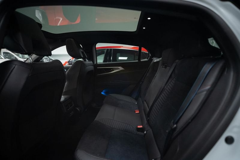 https://cdn-dk.caraffinity.it/dealer/datafiles/vehicle/images/800/32881/IWQEryk2XbZDCb2S.jpg