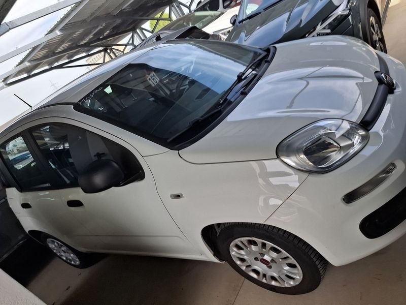 https://cdn-dk.caraffinity.it/dealer/datafiles/vehicle/images/800/32881/JrMU4899EiHH1kWw.jpg
