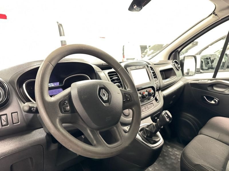 https://cdn-dk.caraffinity.it/dealer/datafiles/vehicle/images/800/32881/OGXbNUP6rPMcbUbD.JPG