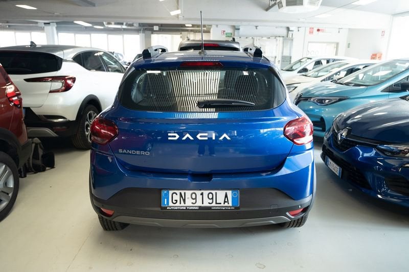 https://cdn-dk.caraffinity.it/dealer/datafiles/vehicle/images/800/32881/OgPe4ewKbDmbSZCv.jpg